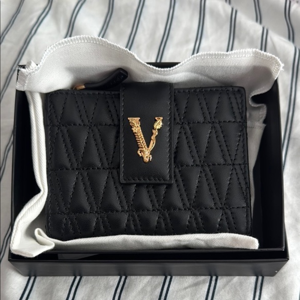 Versace Virtus Small Quilted Bi-fold Wallet Black Leather Gold Hardware NWT NIB